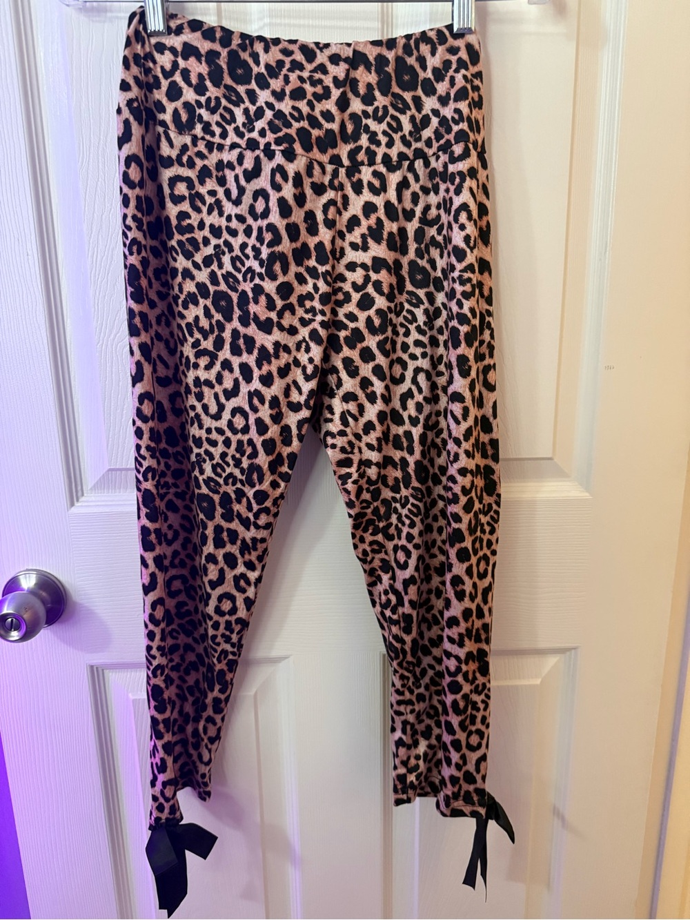 Leopard Print Tie capris